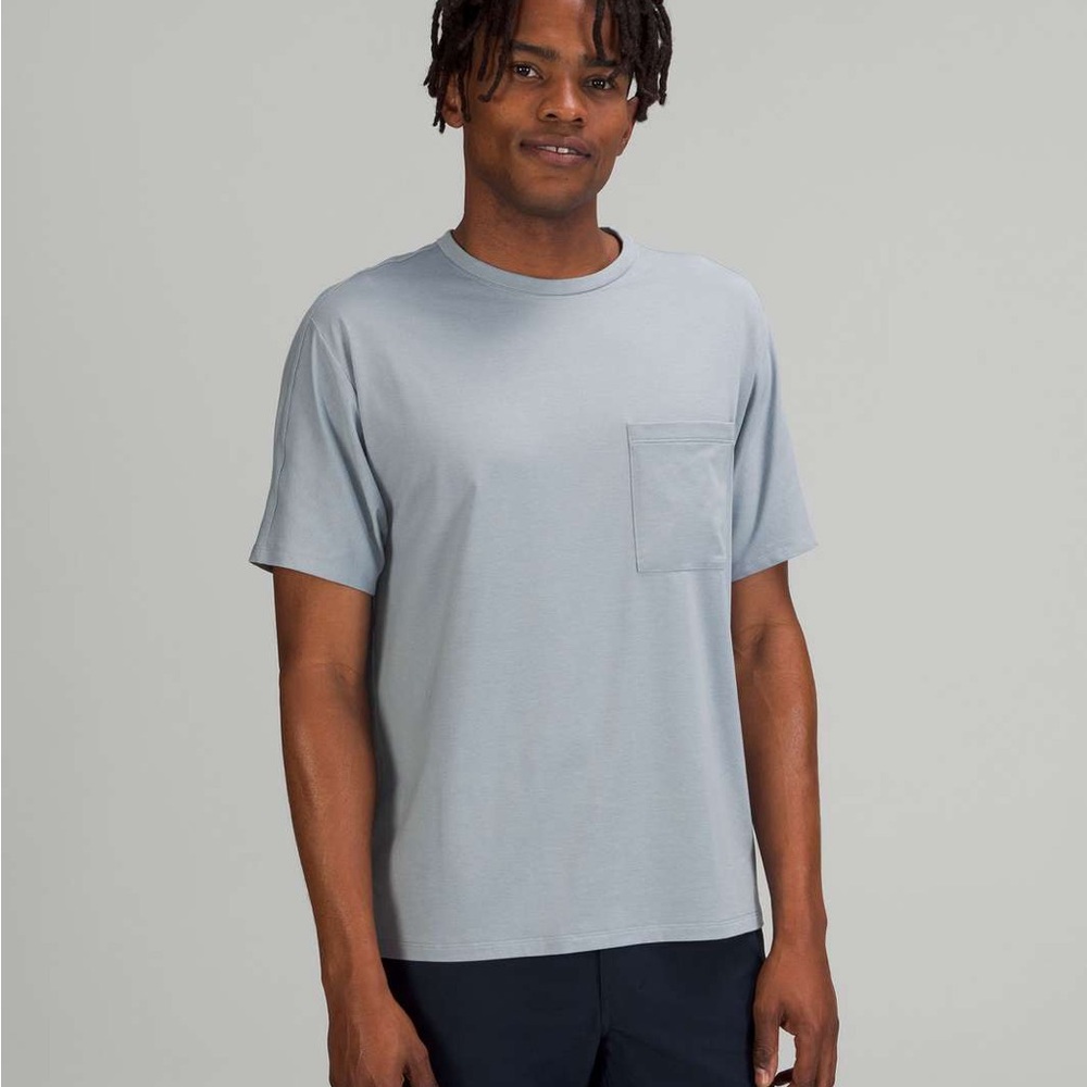 Lululemon The Fundamental Pocket T Shirt - Size M - Chambray